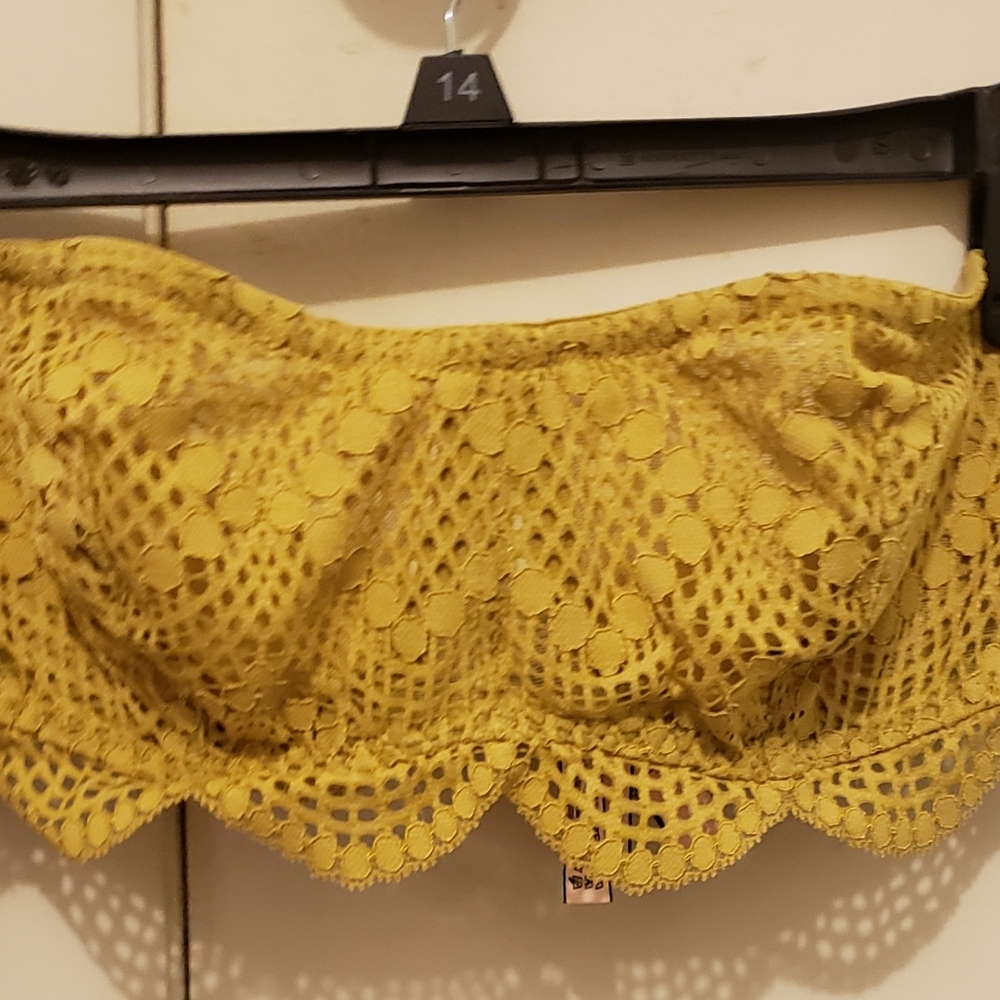 Victoria's Secret Strapless Brallette